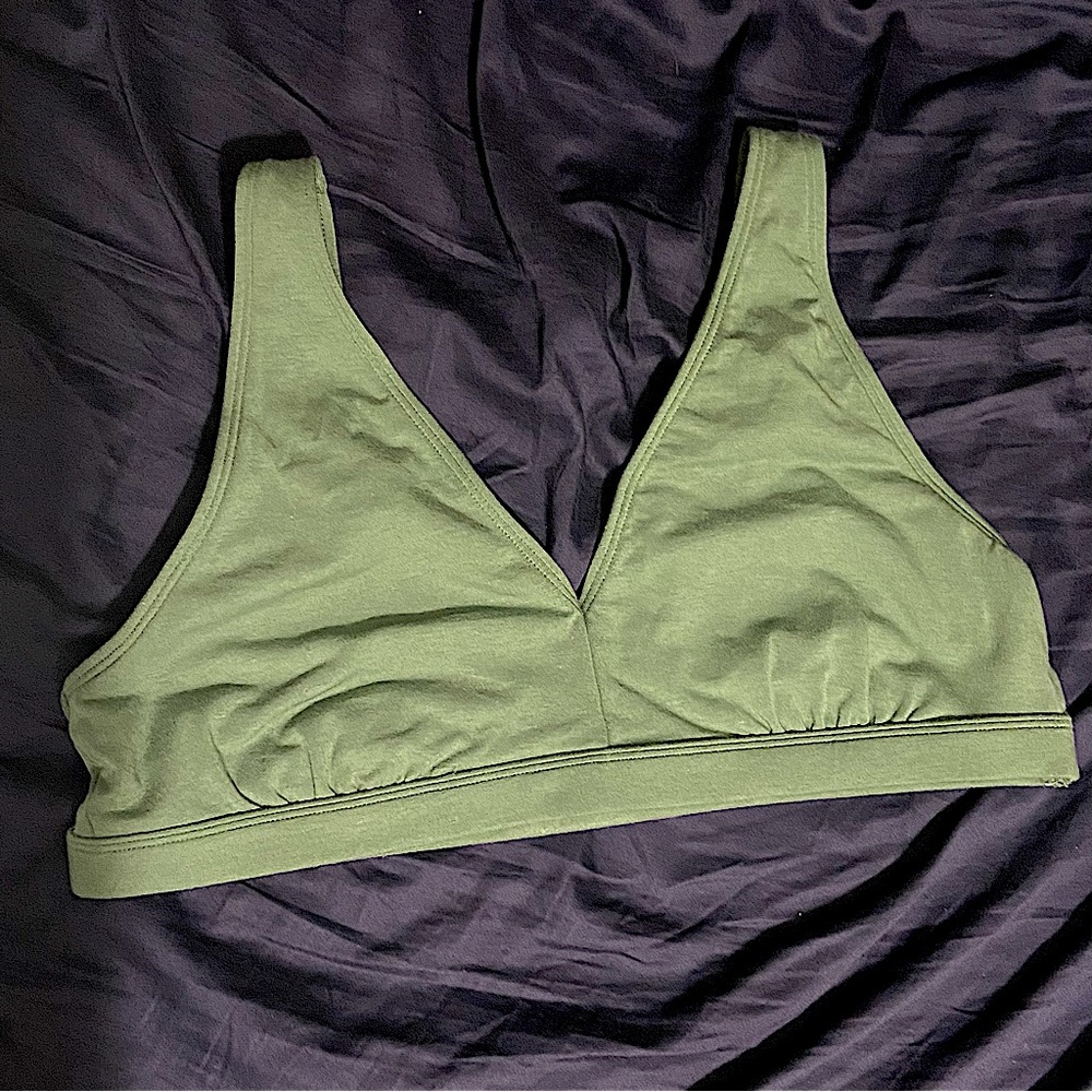 Victoria’s Secret PINK NWOT Cotton Plunge Bralette with removable pads
